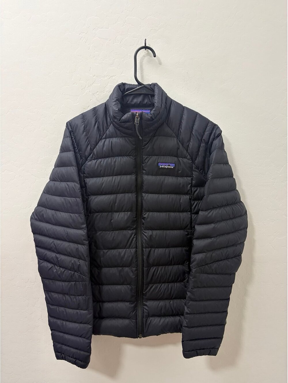 Patagonia Down Sweater Puffer Jacket dark navy blue - Womens size Medium